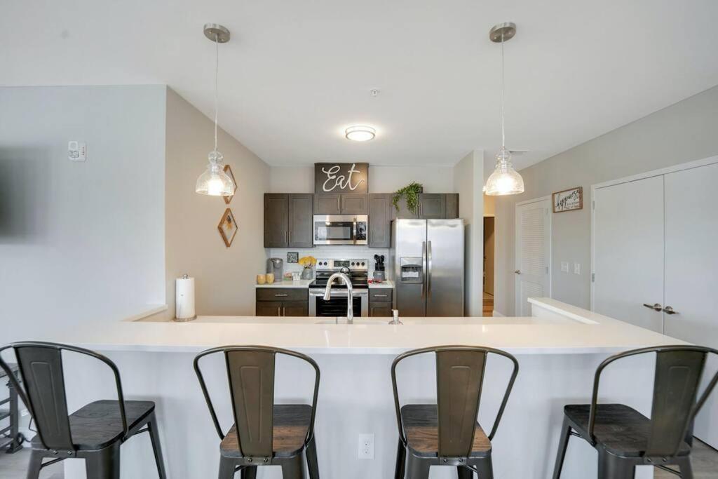 Beautiful 2Br Apt/Ewr Airport/King /Free Parking Newark Dış mekan fotoğraf