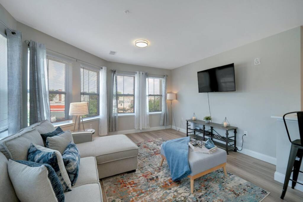 Beautiful 2Br Apt/Ewr Airport/King /Free Parking Newark Dış mekan fotoğraf