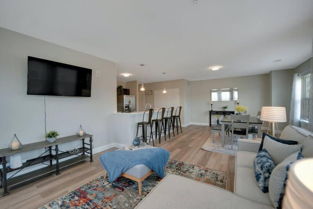 Beautiful 2Br Apt/Ewr Airport/King /Free Parking Newark Dış mekan fotoğraf