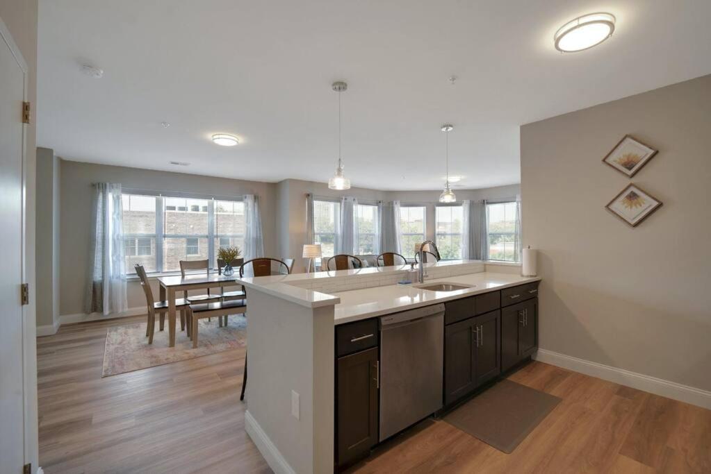 Beautiful 2Br Apt/Ewr Airport/King /Free Parking Newark Dış mekan fotoğraf